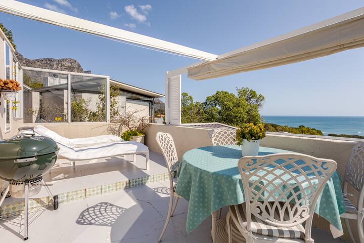 modern cottage with beach views gallery image 3