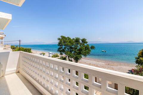 Spacious Seaside House in  Corinthian Gulf