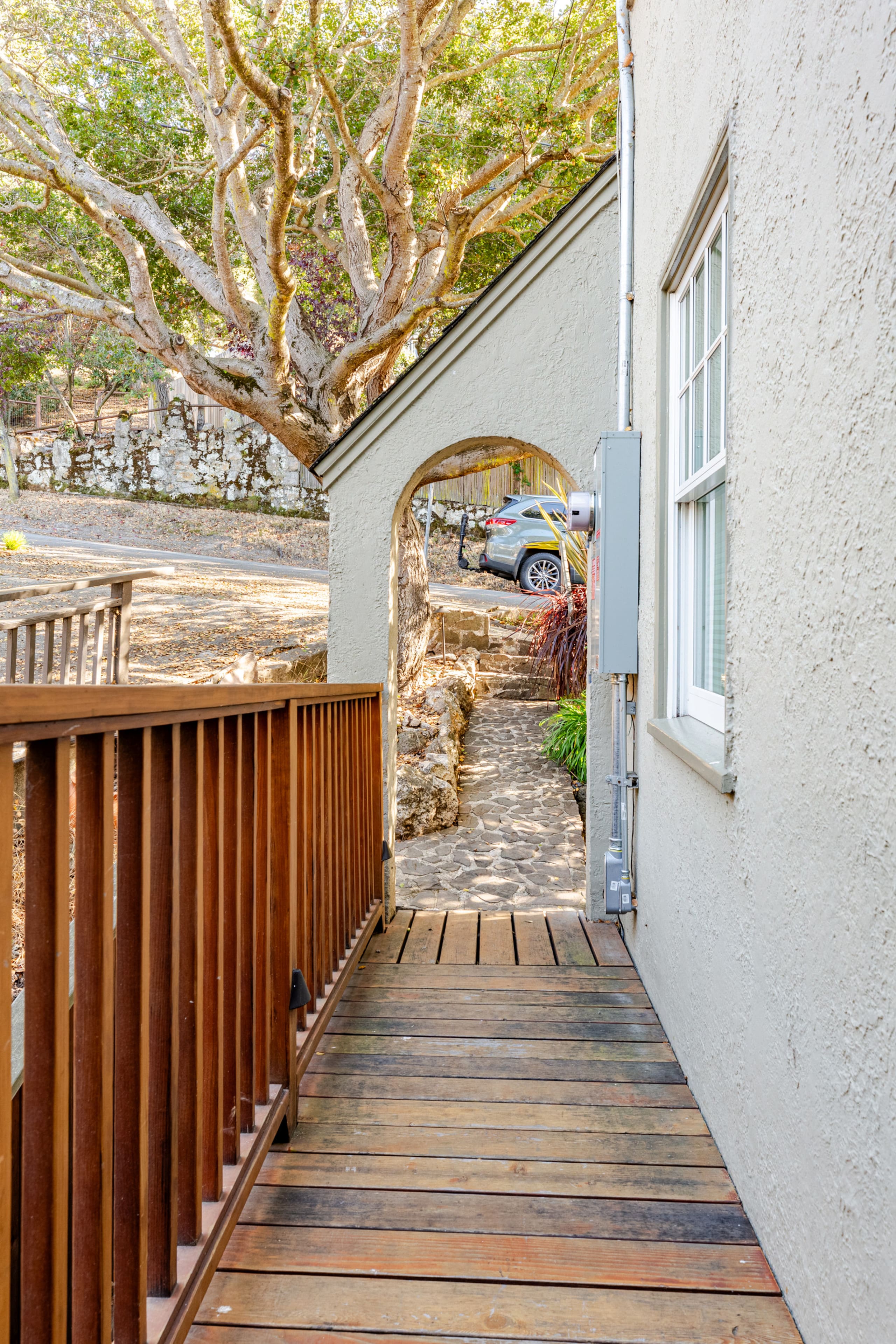 Peaceful North Berkeley in-law overlooking creek - Photo 26