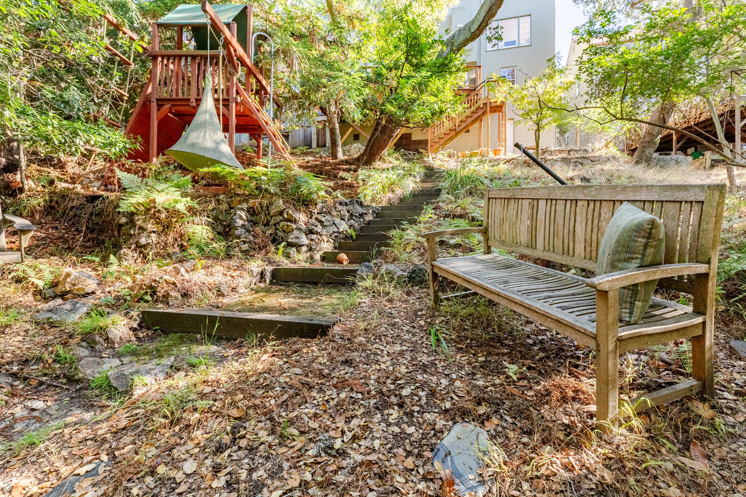 Peaceful North Berkeley in-law overlooking creek - Photo 14