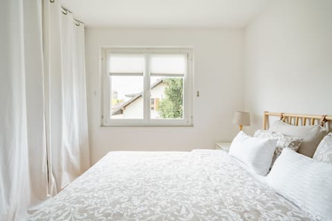 Beautiful Spacious Room