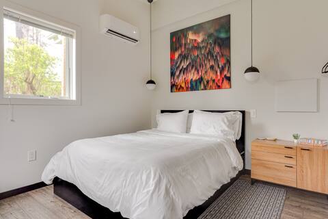 Modern Cozy Suite w/ Kitchen & Private Entrance