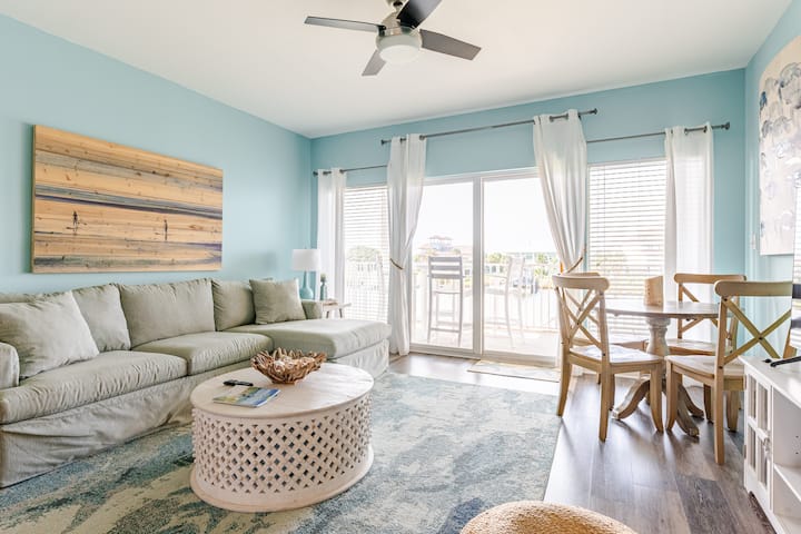 Waterfront Townhome Just Steps From The Gulf - Pensacola Beach, FL