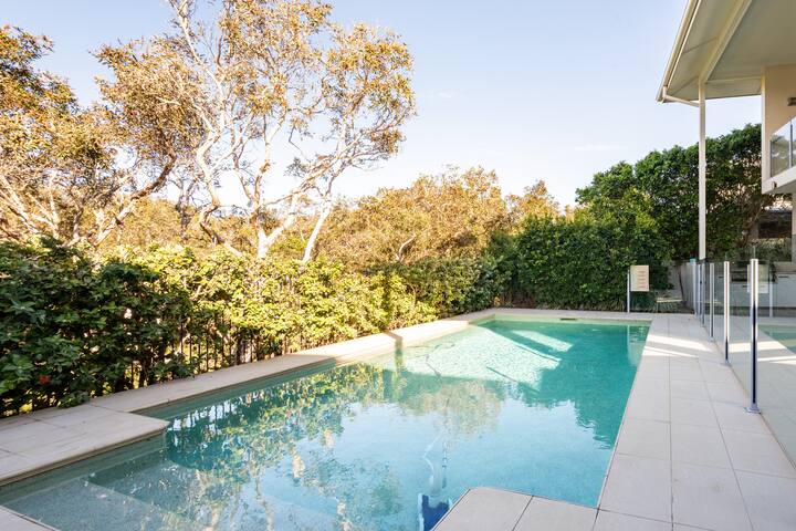 Beautiful Modern Beach House Coolum /Yaroomba Bch gallery image 5