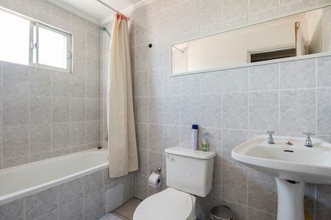 Top performing Airbnb: Private accommodation with access and private bathroom in San Joaquín