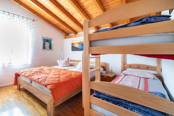 Sleeping  Room - Bedroom - Schlafzimmer