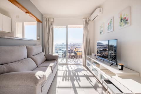 Anuncio de Airbnb popular: Apartment with a view of Malaga en Lagunillas