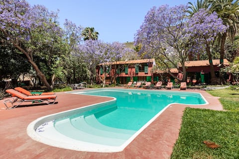 MV Mountain cottage with heated pool