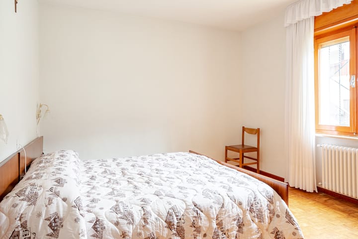 Schlafzimmer 1