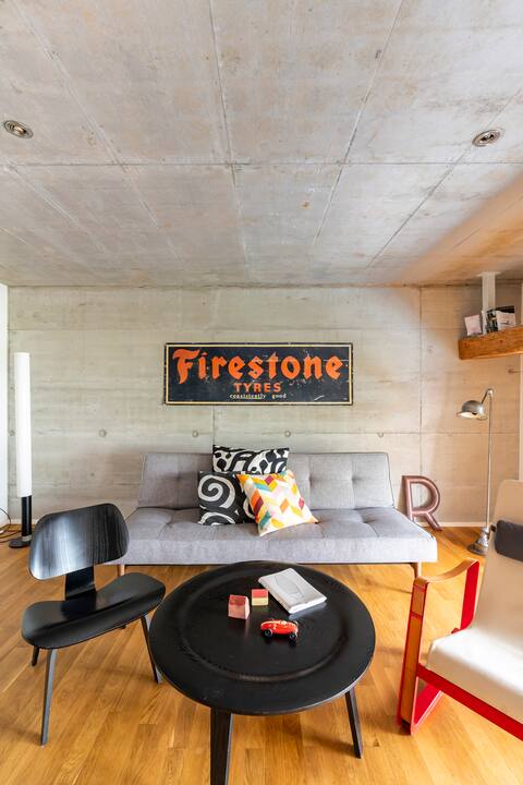 Loft-style Apartment in historic barn (FRIZ 6)