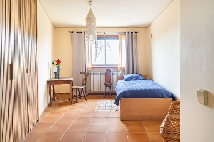 Confort apartmt GFl, Sintra garden and ocean view gallery image 4