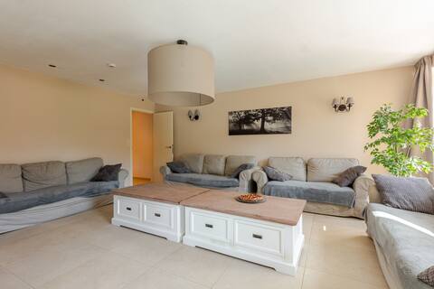 Child-friendly luxury house Holidaysemois