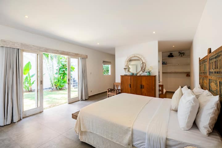 النوم بأناقة وراحة في غرفة النوم المصممة بعناية