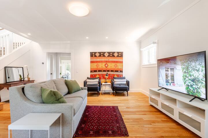 Elegant Craftsman Home – Minutes From UC Berkeley gallery image 2