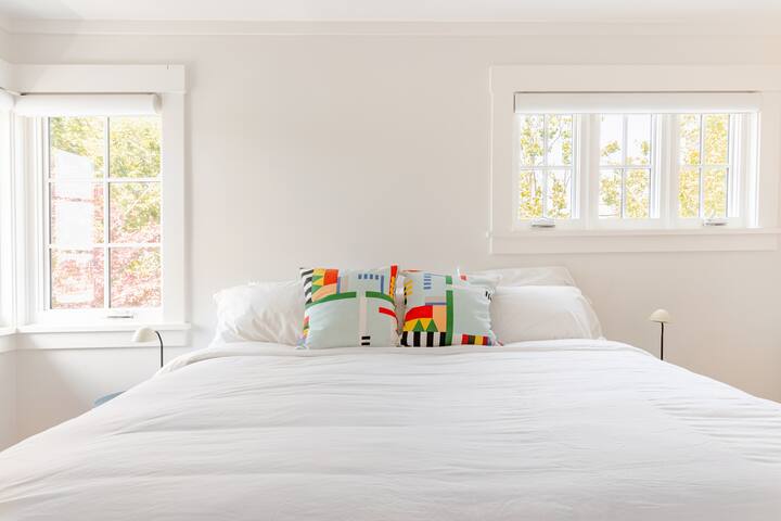 Elegant Craftsman Home – Minutes From UC Berkeley gallery image 4