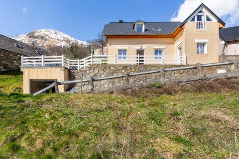 Gite 12 pers    Grust-  Luz St Sauveur