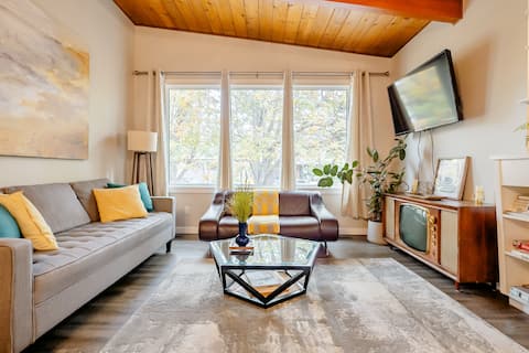 Soak Up the Retro-Inspired Vibe at This Inner City Gem