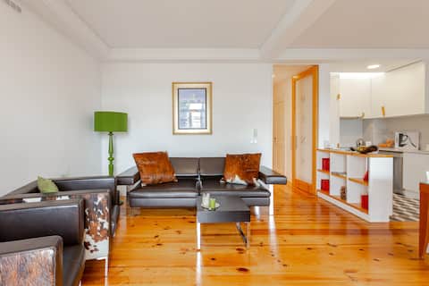 Popular Airbnb listing: Cozy flat with sunny terrace - Destino Lisboa Apts in Santo António