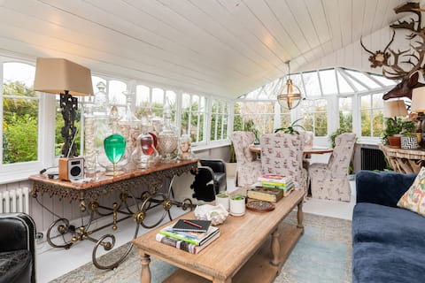 Successful Airbnb property: Elegant Garden Cottage in the Heart of Swanage in Swanage