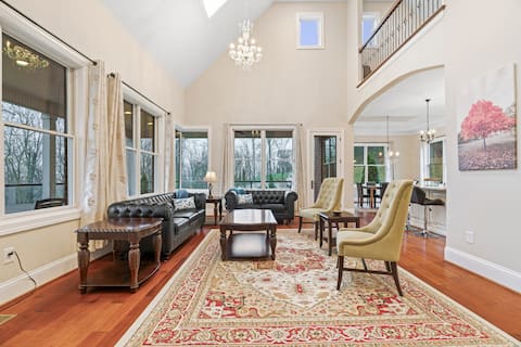 Family friendly deluxe home near Franklin, TN