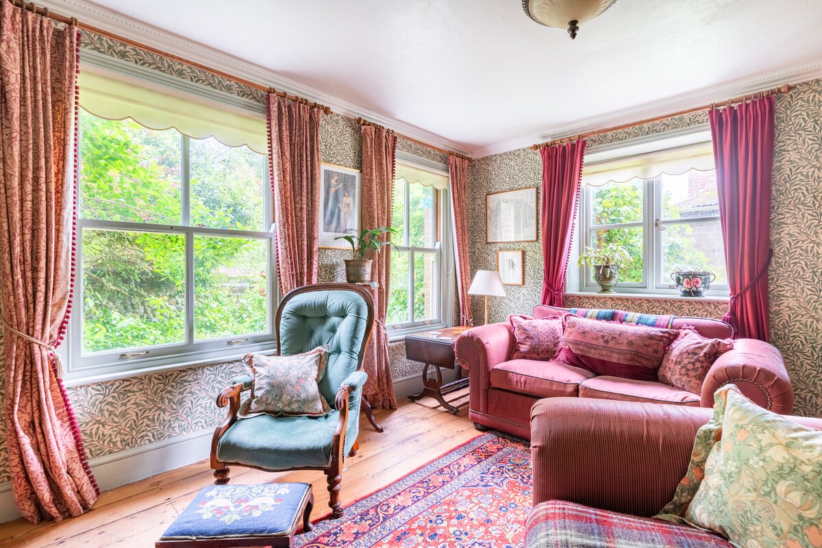 Дневна соба во викендичката Албион