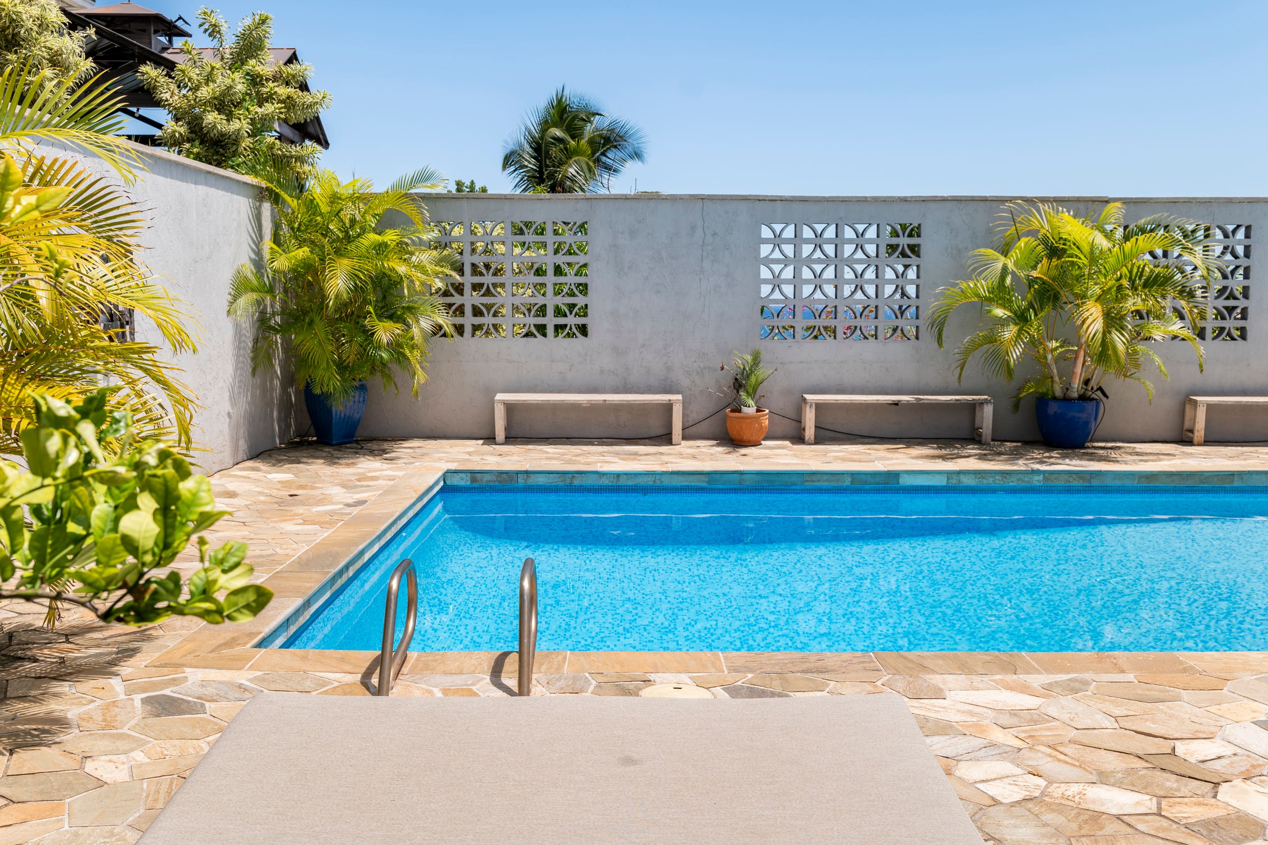 Private Poolside Suite- Ocean Views - Central - Photo 15