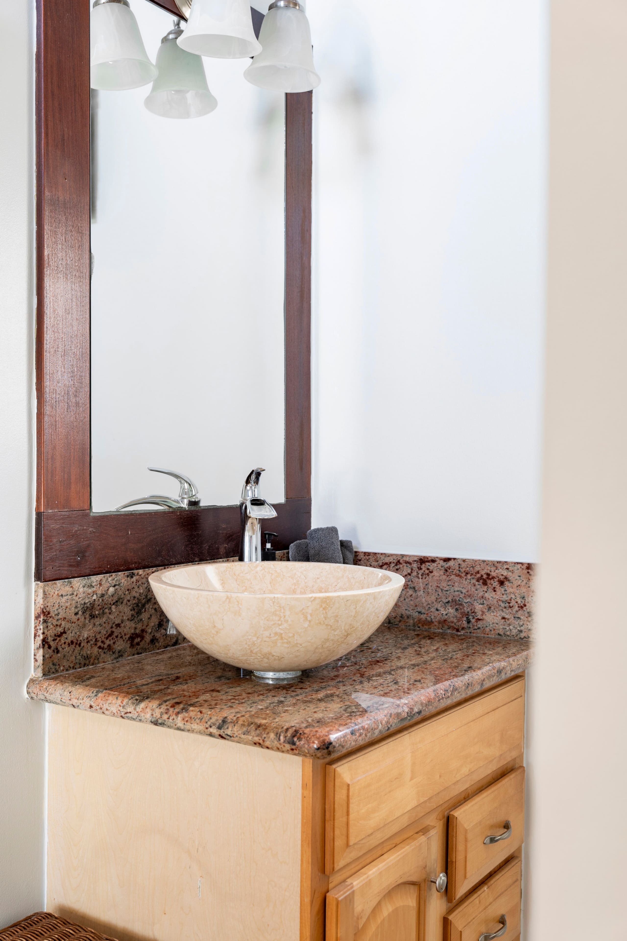 Private Poolside Suite- Ocean Views - Central - Photo 13