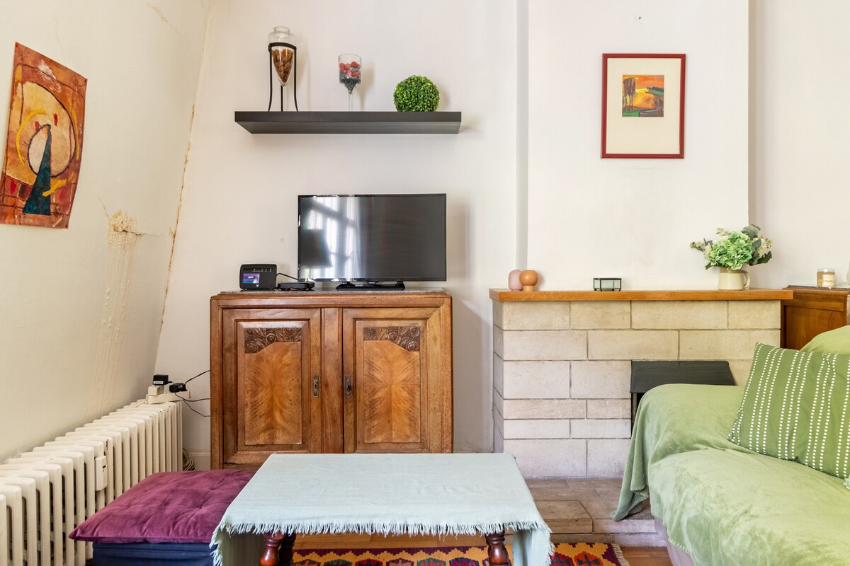 Popular Airbnb listing: Small cozy independent apartment fully equipped in Forest Vorst