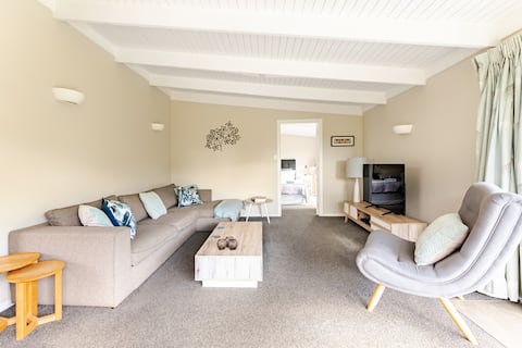 Hart Cottage - Delightful Setting, Richmond