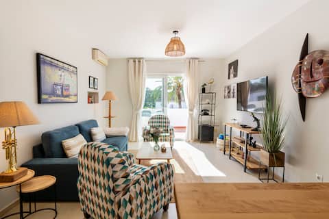2 Bedroom Boutique Apartment 200 mts to Beach