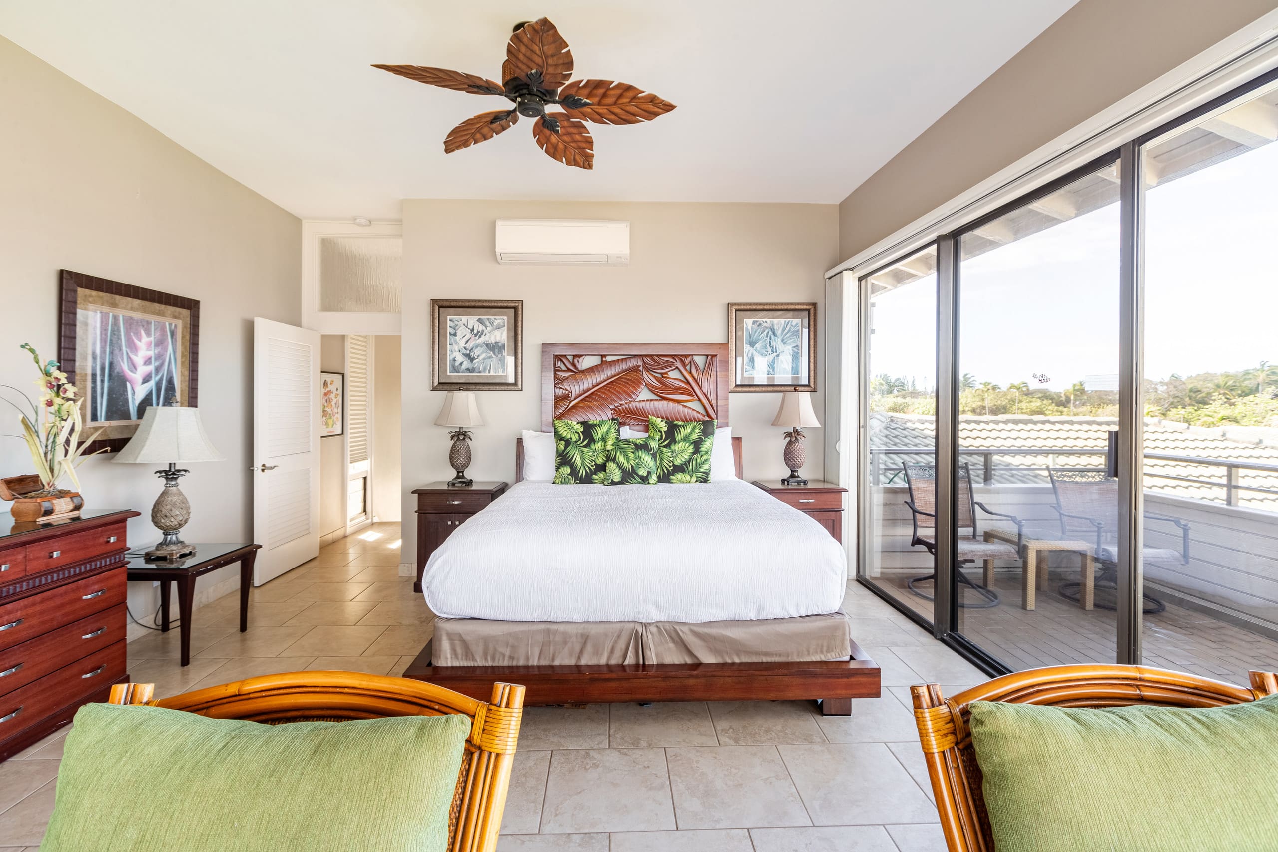 Condo in Lahaina · ★4.84 · 1 bedroom · 2 beds · 2 baths - Image 5