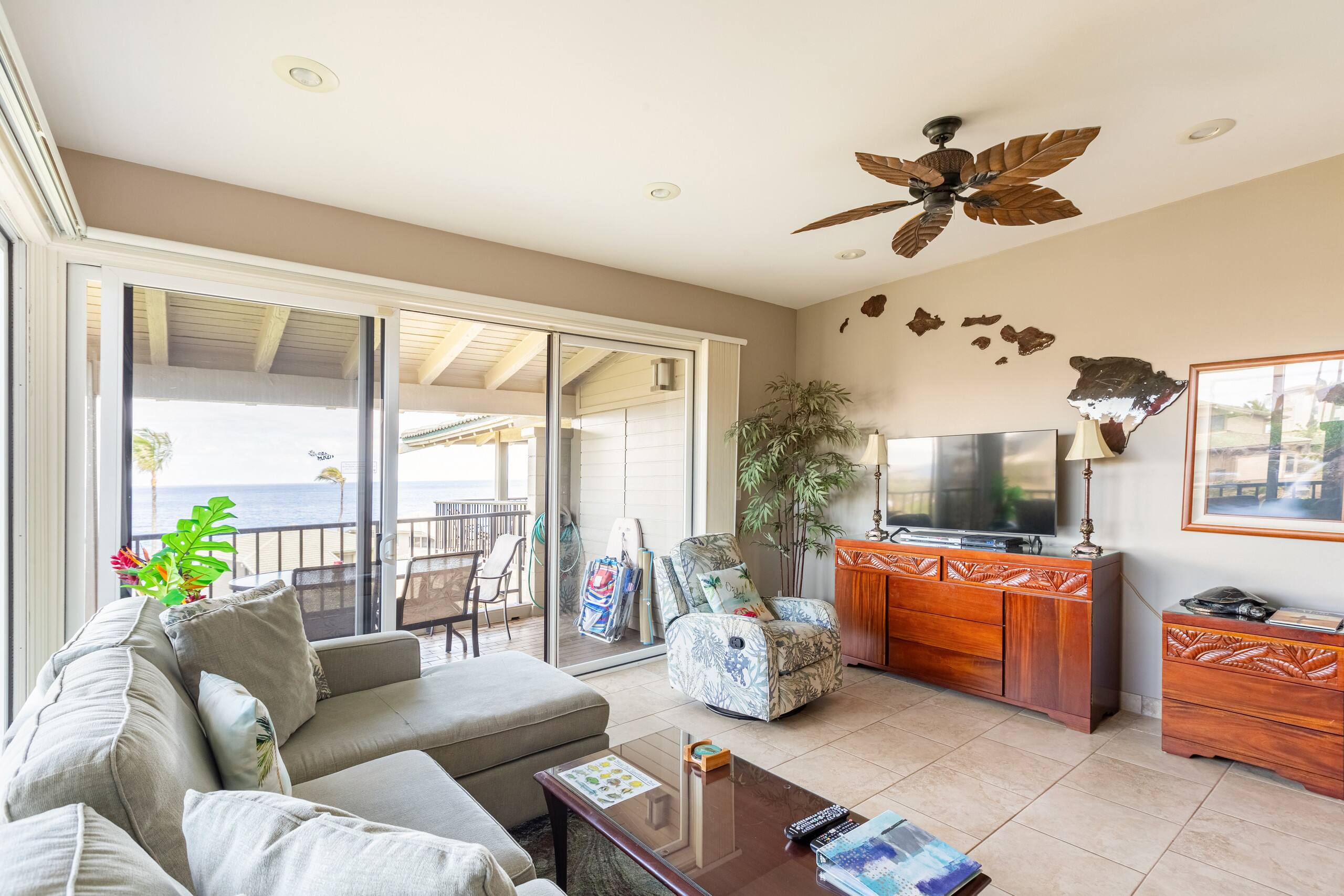 Condo in Lahaina · ★4.84 · 1 bedroom · 2 beds · 2 baths - Image 3