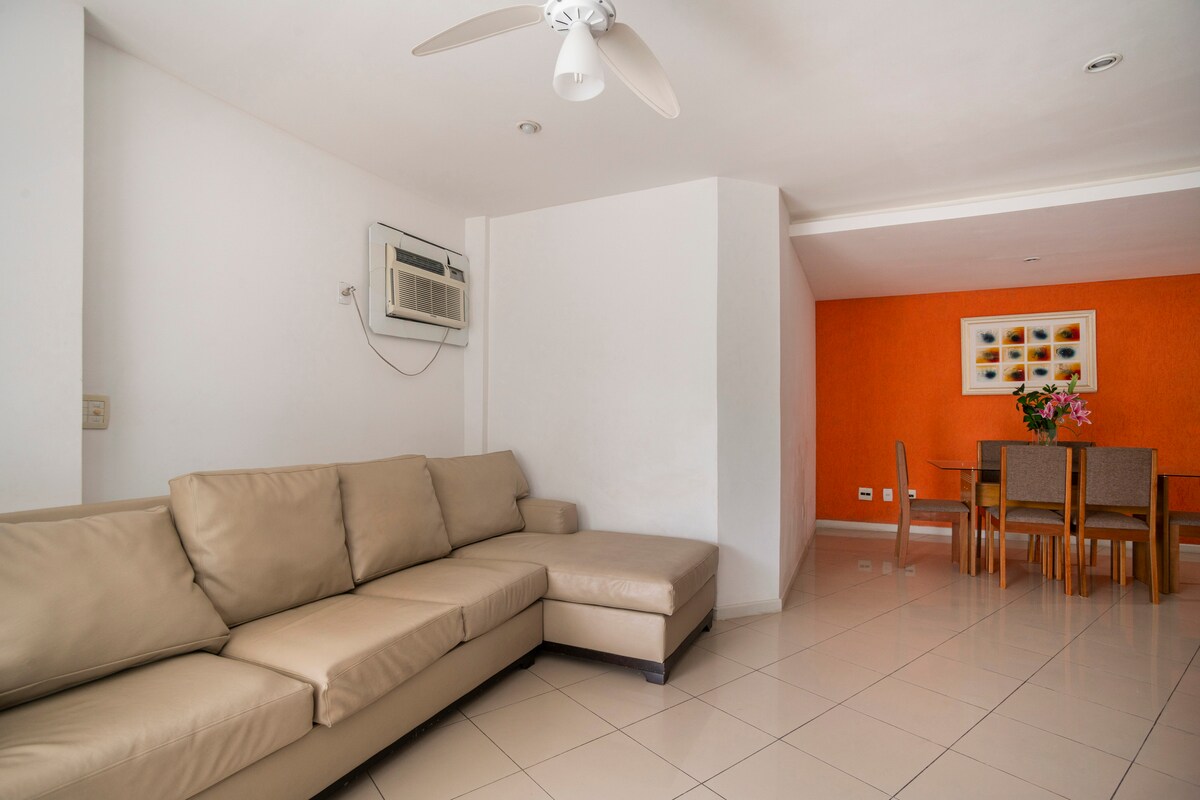 Successful Airbnb property: 3 bedroom apartment on Recreio beach - RJ in Recreio Dos Bandeirantes