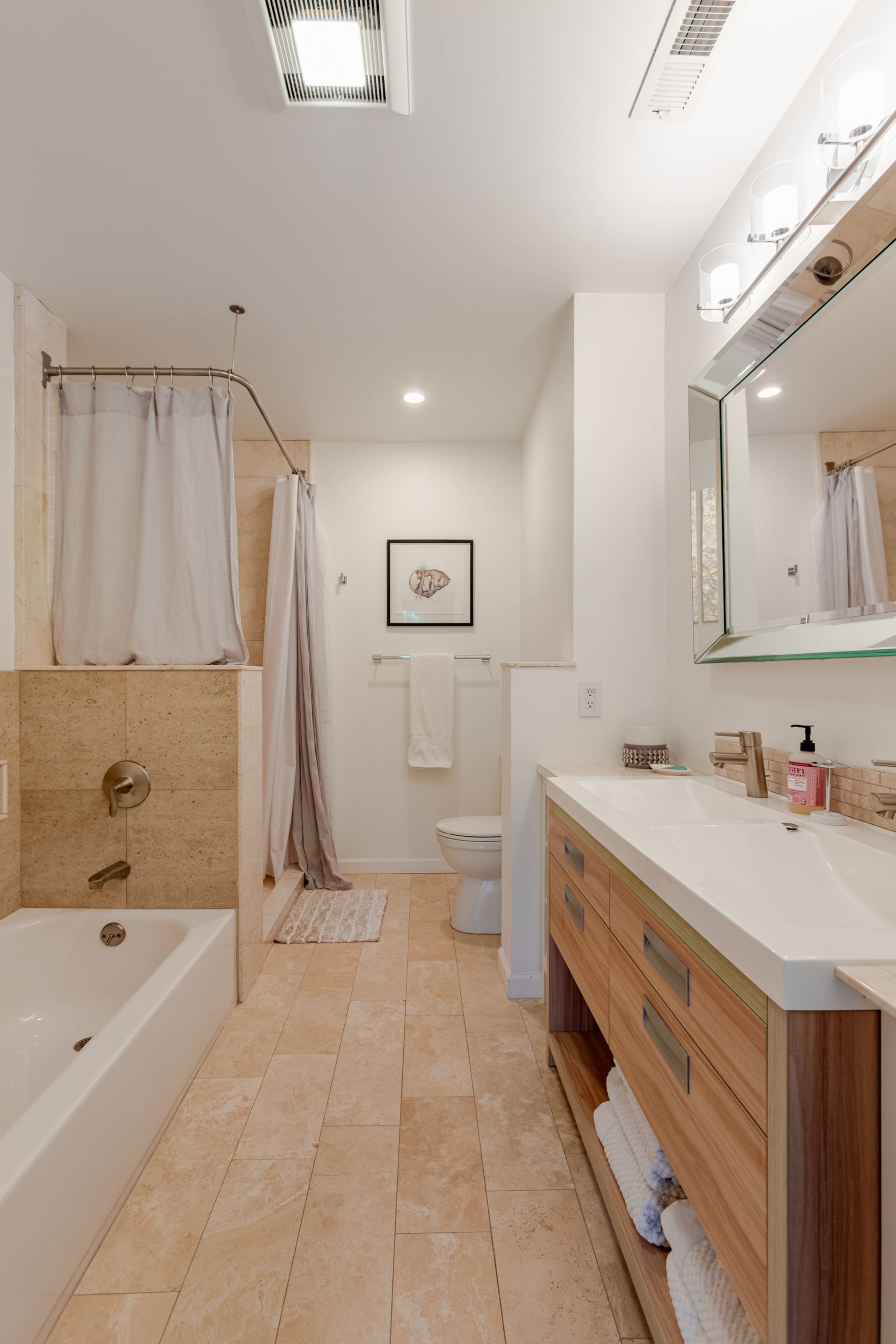 Home in San Francisco · ★4.86 · 1 bedroom · 1 bed · 1 bath - Image 19