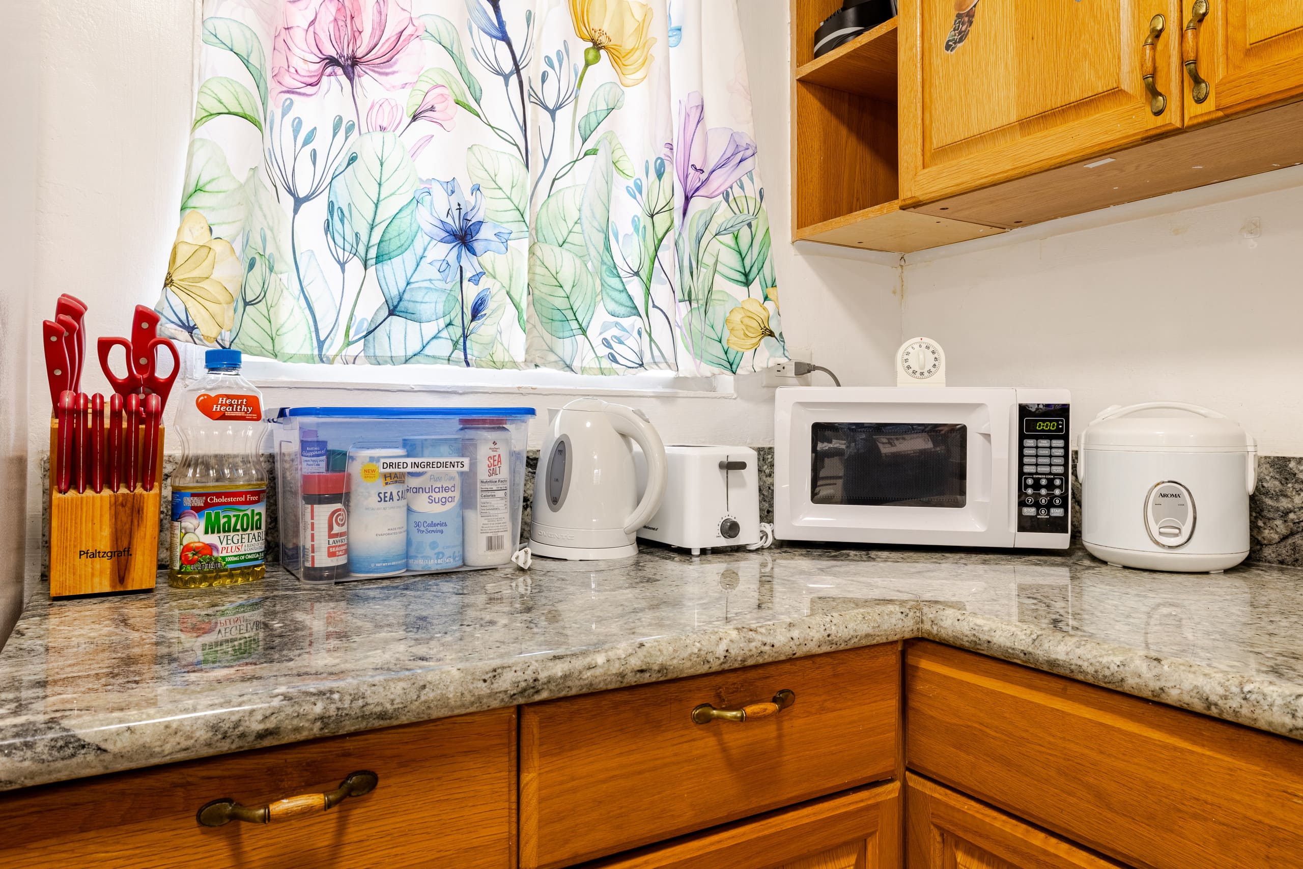Condo in Honolulu · ★4.75 · 2 bedrooms · 3 beds · 1 private bath - Image 13