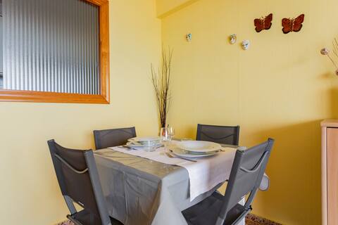 Propiedad de Airbnb exitosa: Cullera-Apartment with direct ocean view en Cullera