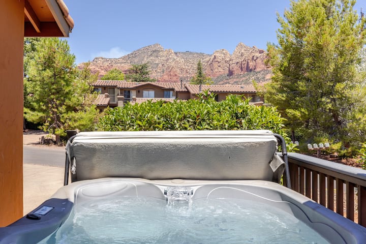 Just Steps From Uptown, Trails Close, Hot Tub - Sedona, AZ