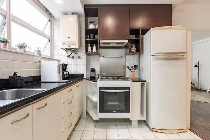 Bright apt. + excellent location in Leblon gallery image 5