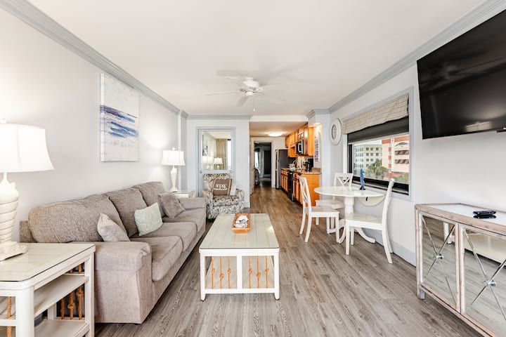 End Unit Oceanfront En El Corazón De Las Piscinas Cubiertas Y Al Aire Libre De Myrtle Beach -