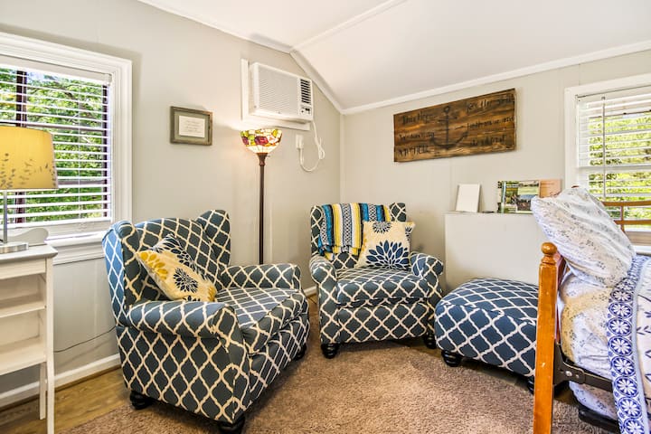 Trendy Studio Over Garage Near Downtown  And Bju - Greenville