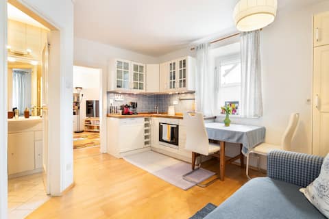 Popular Airbnb listing: Cosy studio with balcony, free parking and wifi in Maxglan
