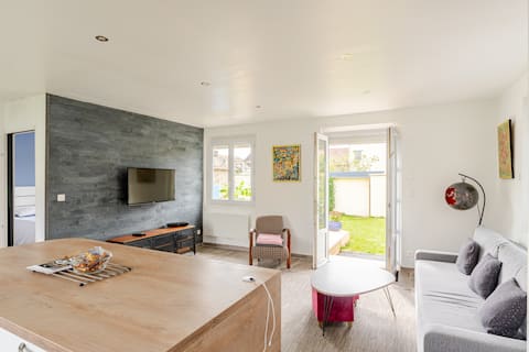 The little house in Poses ***