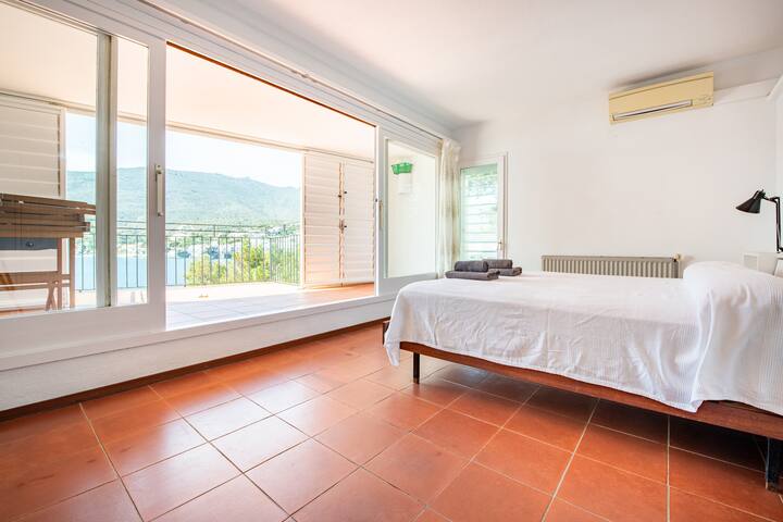 Gran apartament 1era linea de mar amb vistes gallery image 3