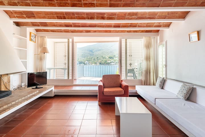 Gran apartament 1era linea de mar amb vistes