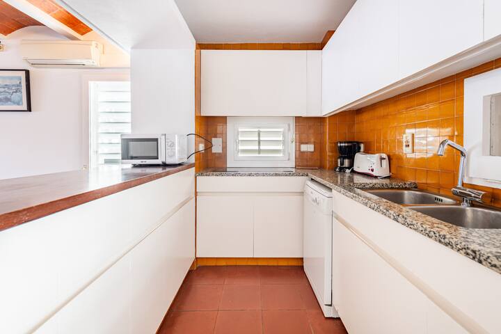 Gran apartament 1era linea de mar amb vistes gallery image 5