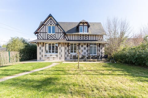 Rated villa 16 beds of 200 m² near beach