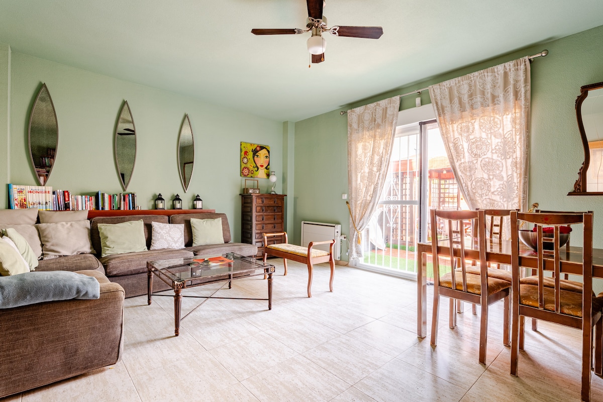 Anuncio de Airbnb popular: LA ISLA, beautiful bungalow for the whole family. en El Campello