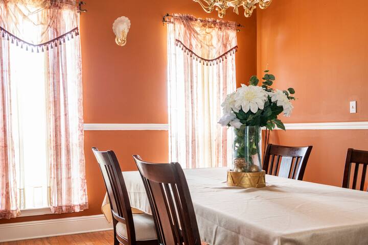 Large Mini Mansion gallery image 5