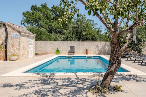 Successful Airbnb property: Country House Rusulica with Pool-Ideal for Family in Općina Marina