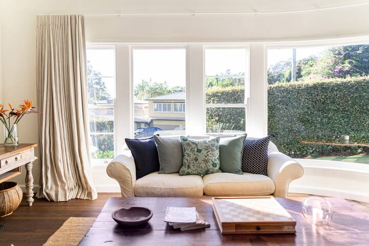 Palm Beach lifestyle @Pania 2 min stroll to Beach gallery image 2